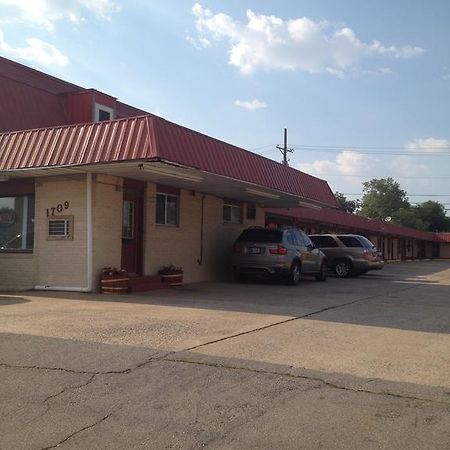 Deluxe Inn Lawton Bagian luar foto