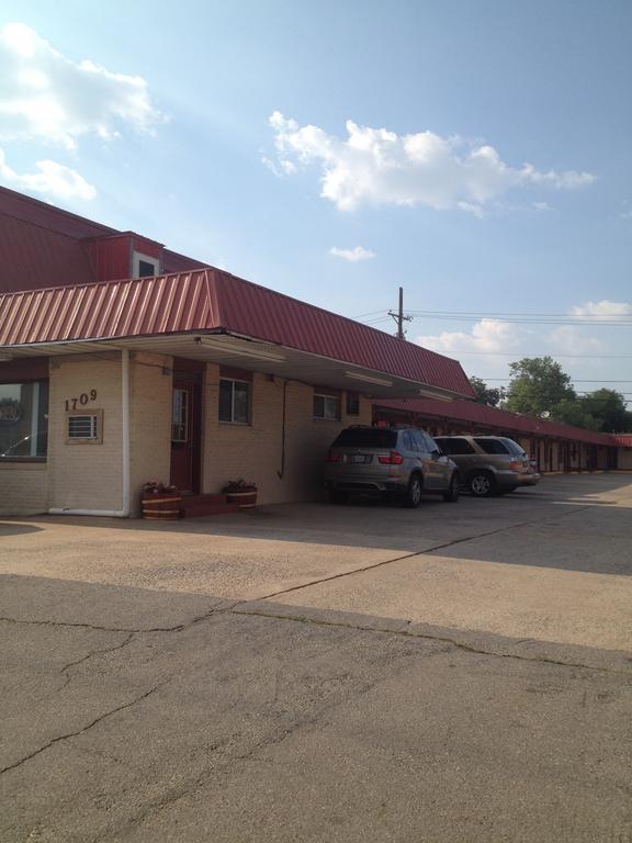 Deluxe Inn Lawton Bagian luar foto