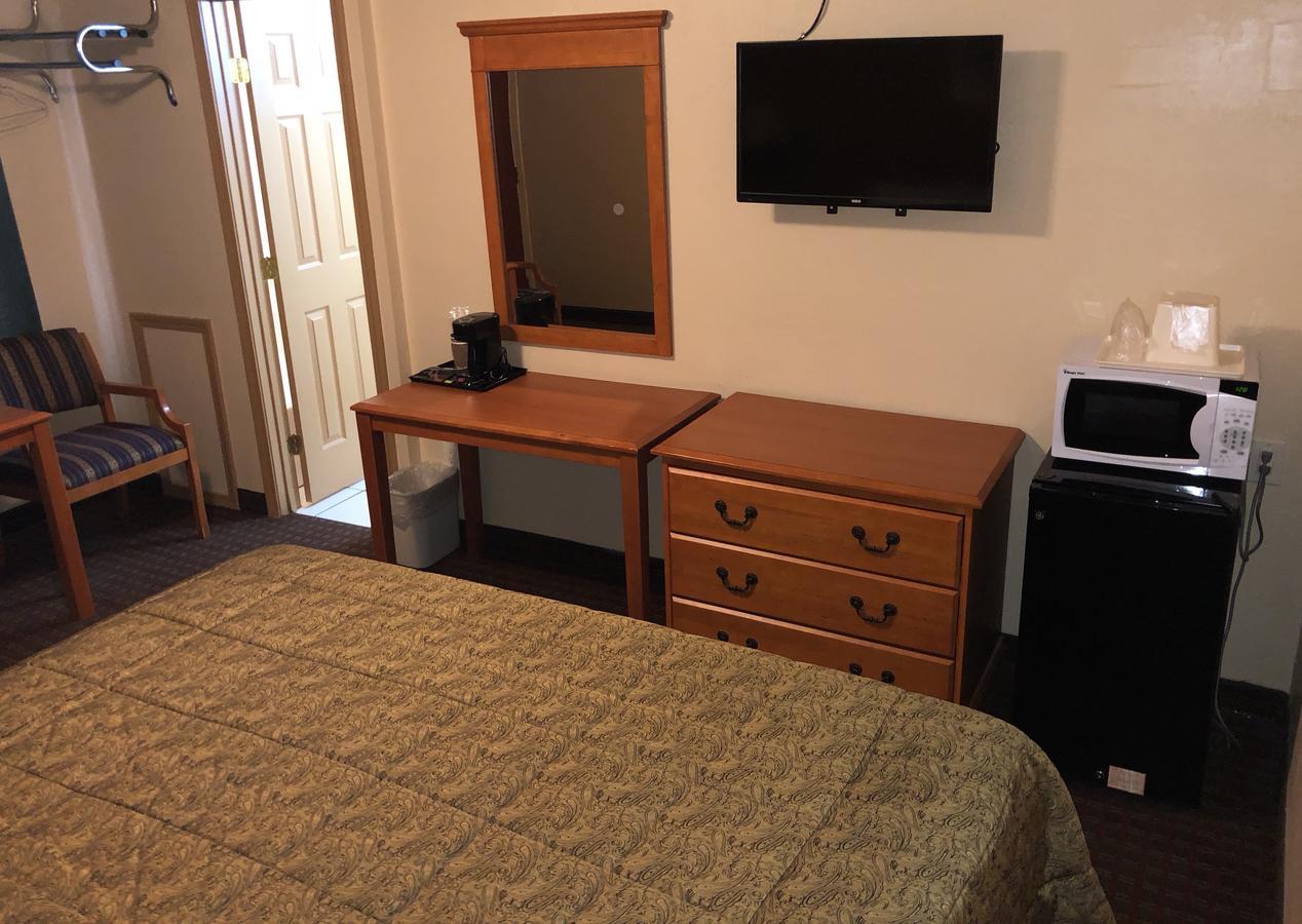 Deluxe Inn Lawton Bagian luar foto