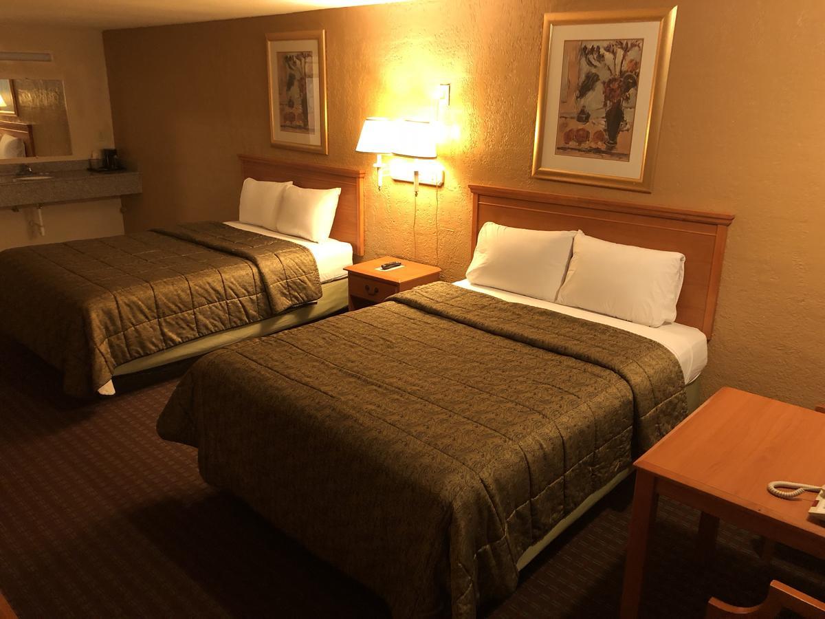 Deluxe Inn Lawton Bagian luar foto