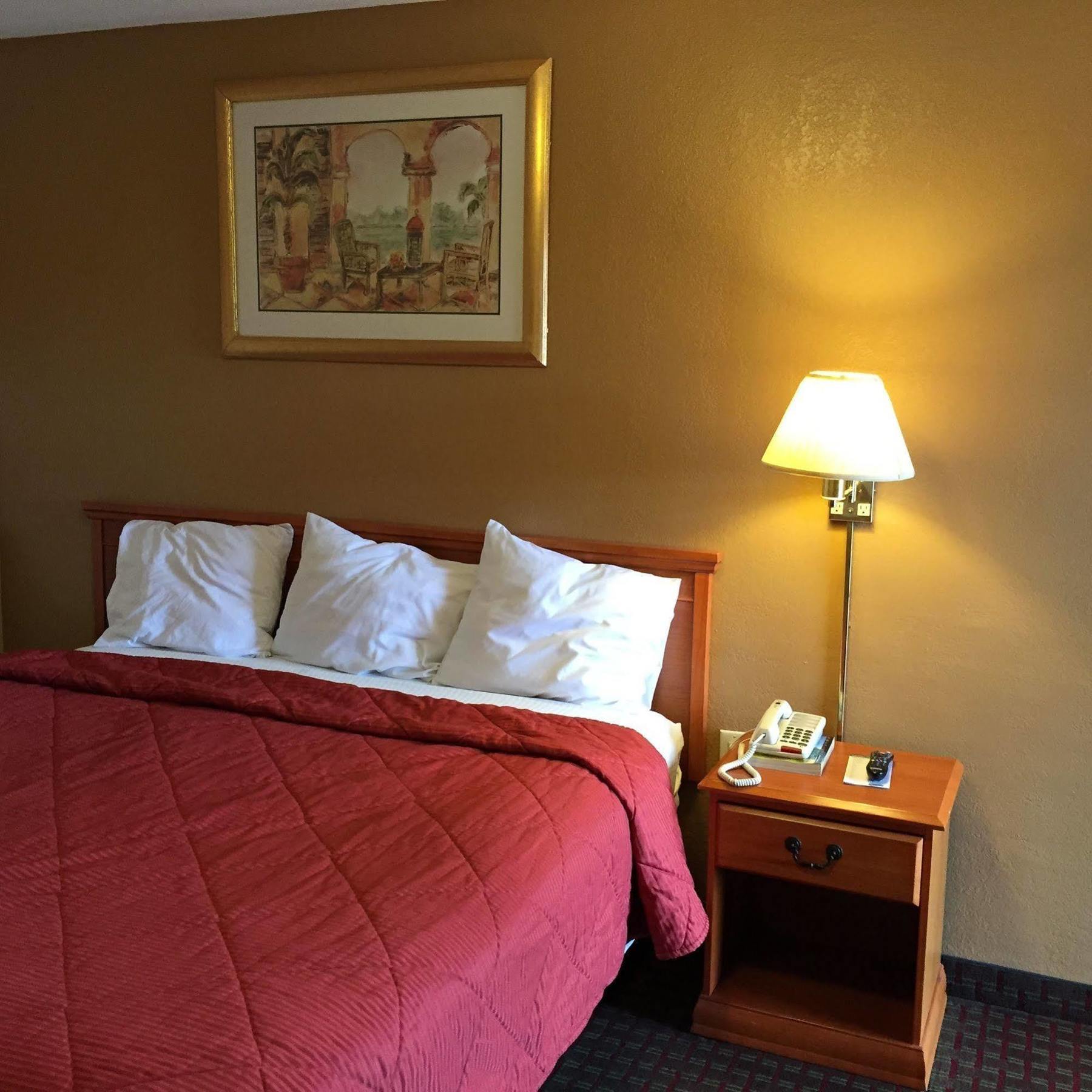 Deluxe Inn Lawton Bagian luar foto